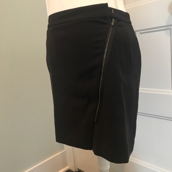 Banana Republic Black Boucle Side Zip Skirt-4 - Picture 3 of 8